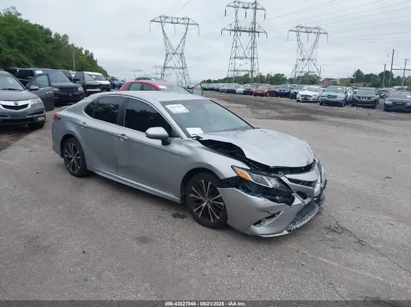 4T1B11HK5JU626666 2018 TOYOTA CAMRY - Image 1