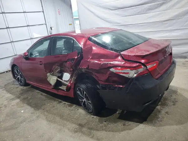 4T1B11HK5JU626800 2018 TOYOTA CAMRY - Image 2