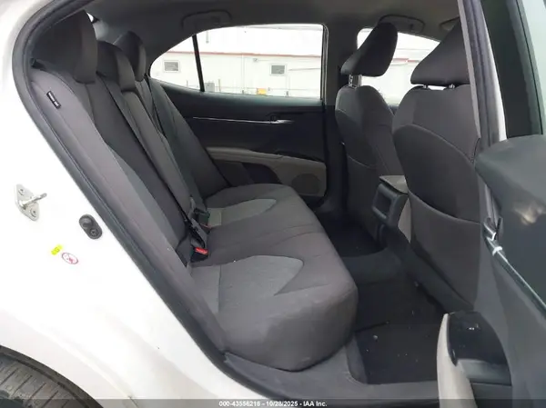 4T1B11HK5JU628241 2018 TOYOTA CAMRY - Image 8