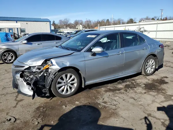 4T1B11HK5JU629230 2018 TOYOTA CAMRY - Image 1