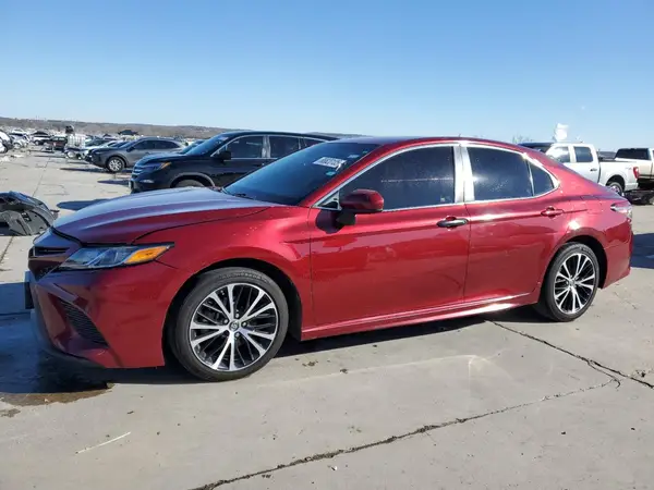 4T1B11HK5JU630958 2018 TOYOTA CAMRY - Image 1