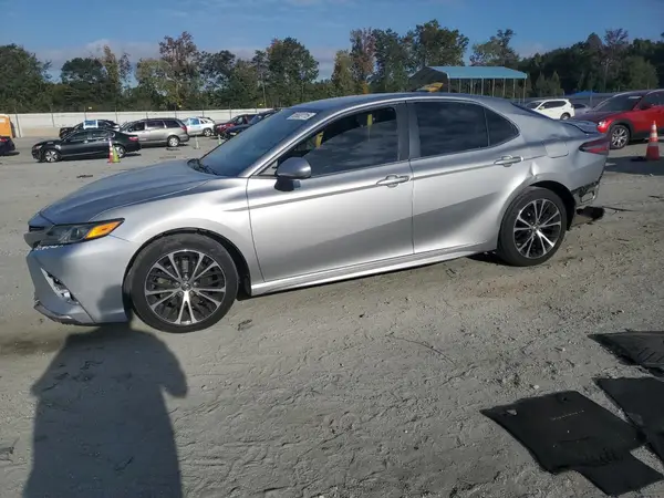 4T1B11HK5JU632354 2018 TOYOTA CAMRY - Image 1