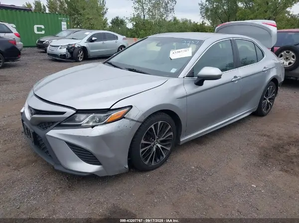 4T1B11HK5JU632757 2018 TOYOTA CAMRY - Image 2