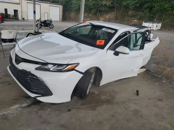 4T1B11HK5JU632810 2018 TOYOTA CAMRY - Image 1