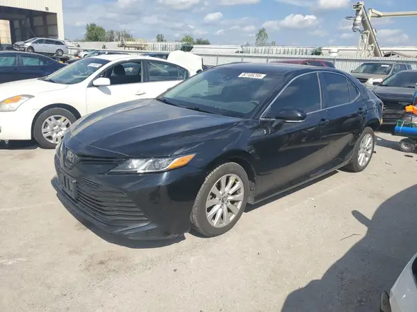 4T1B11HK5JU633035 2018 TOYOTA CAMRY - Image 1