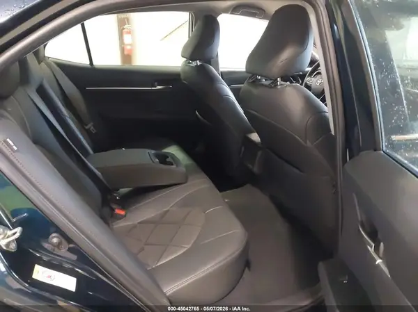 4T1B11HK5JU633200 2018 TOYOTA CAMRY - Image 8