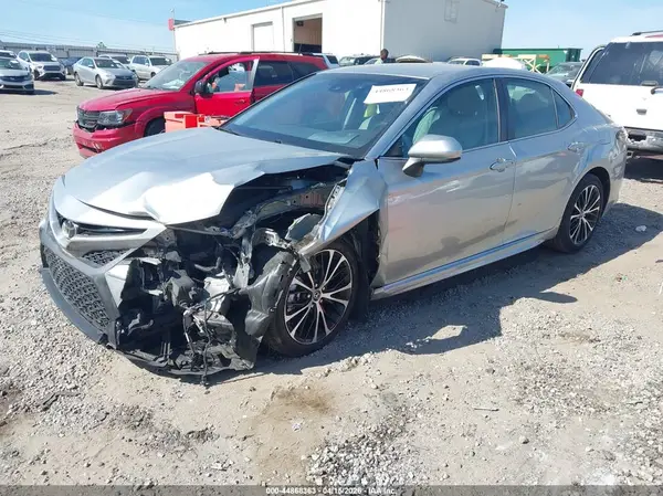 4T1B11HK5JU635089 2018 TOYOTA CAMRY - Image 2