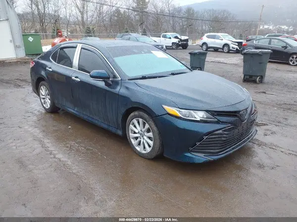 4T1B11HK5JU635111 2018 TOYOTA CAMRY - Image 1