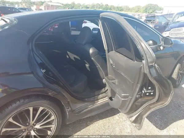 4T1B11HK5JU635139 2018 TOYOTA CAMRY - Image 8