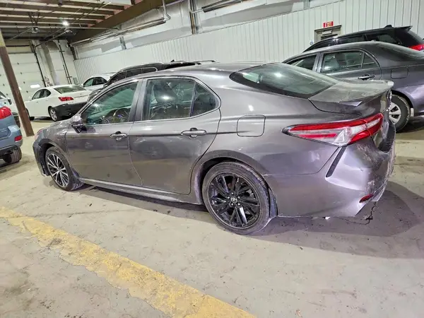 4T1B11HK5JU635271 2018 TOYOTA CAMRY - Image 2