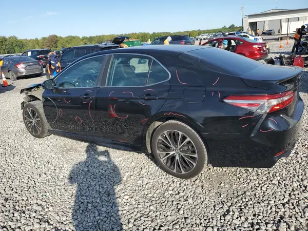 4T1B11HK5JU635948 2018 TOYOTA CAMRY - Image 2