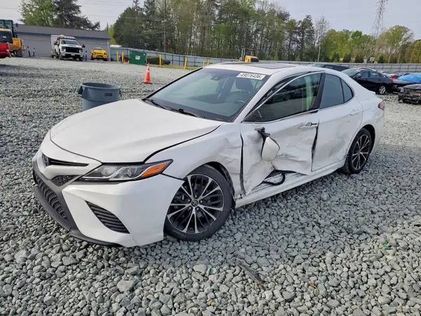 4T1B11HK5JU636064 2018 TOYOTA CAMRY - Image 1
