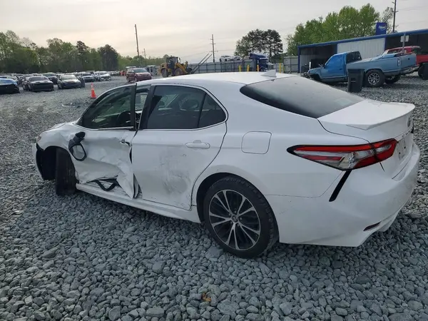 4T1B11HK5JU636064 2018 TOYOTA CAMRY - Image 2