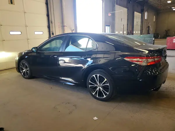 4T1B11HK5JU636713 2018 TOYOTA CAMRY - Image 2