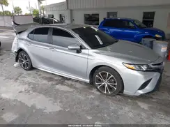 4T1B11HK5JU639160 2018 TOYOTA CAMRY