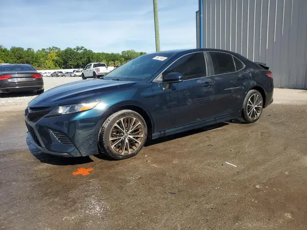 4T1B11HK5JU640504 2018 TOYOTA CAMRY - Image 1