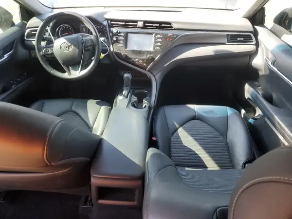 4T1B11HK5JU640504 2018 TOYOTA CAMRY - Image 8