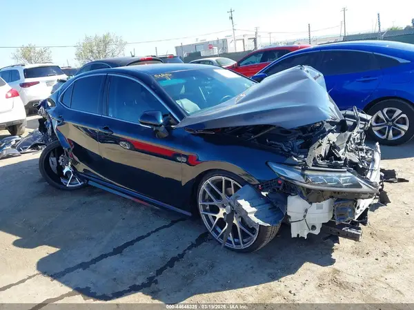 4T1B11HK5JU641510 2018 TOYOTA CAMRY - Image 1