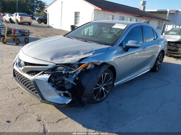 4T1B11HK5JU642107 2018 TOYOTA CAMRY - Image 2