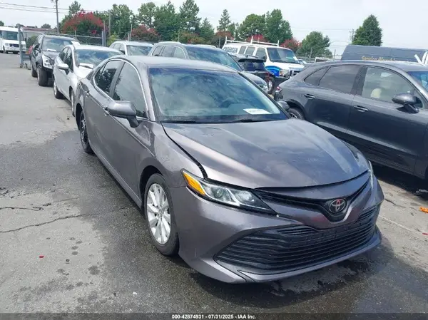 4T1B11HK5JU642589 2018 TOYOTA CAMRY - Image 1