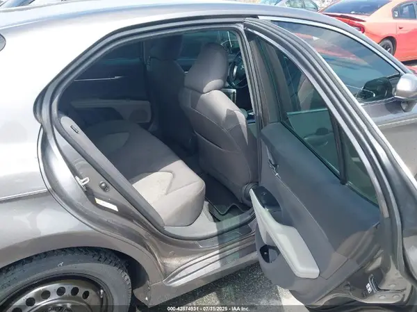 4T1B11HK5JU642589 2018 TOYOTA CAMRY - Image 8