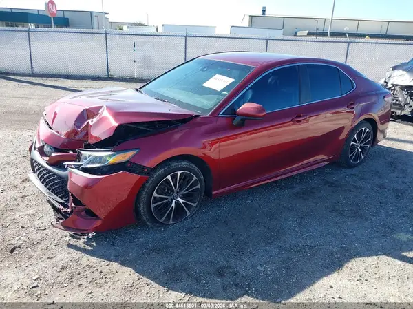 4T1B11HK5JU647517 2018 TOYOTA CAMRY - Image 2