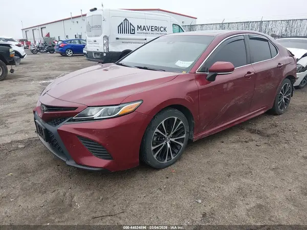 4T1B11HK5JU648781 2018 TOYOTA CAMRY - Image 2