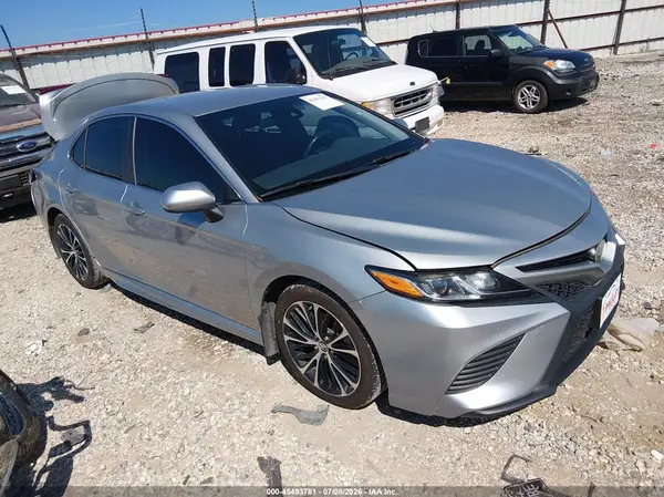 4T1B11HK5JU648893 2018 TOYOTA CAMRY - Image 1