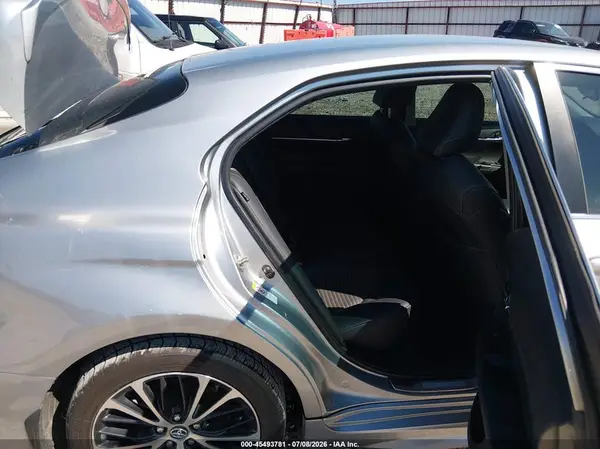 4T1B11HK5JU648893 2018 TOYOTA CAMRY - Image 8