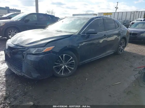 4T1B11HK5JU649736 2018 TOYOTA CAMRY - Image 2