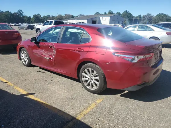 4T1B11HK5JU650689 2018 TOYOTA CAMRY - Image 2