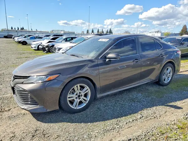 4T1B11HK5JU651776 2018 TOYOTA CAMRY - Image 1