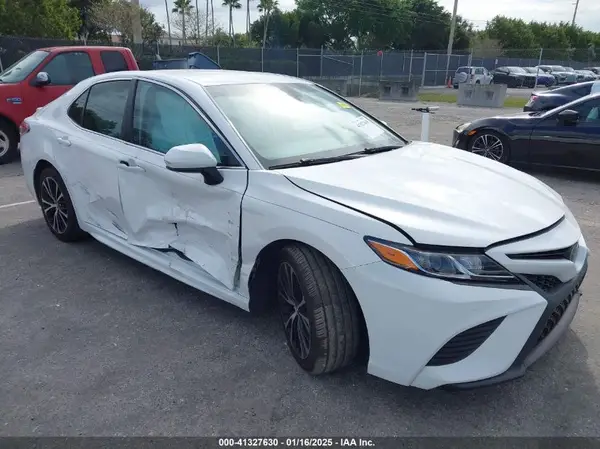 4T1B11HK5JU652765 2018 TOYOTA CAMRY - Image 1
