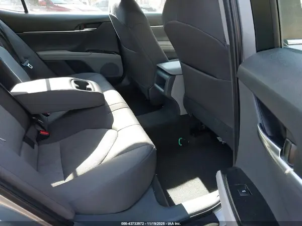 4T1B11HK5JU653883 2018 TOYOTA CAMRY - Image 8