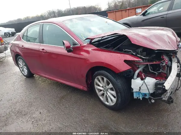 4T1B11HK5JU654161 2018 TOYOTA CAMRY - Image 1