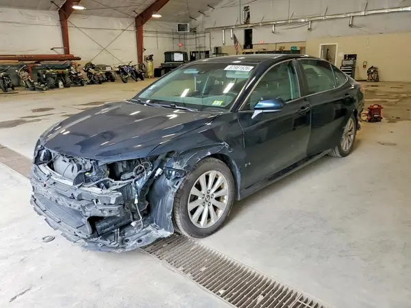 4T1B11HK5JU656251 2018 TOYOTA CAMRY - Image 1
