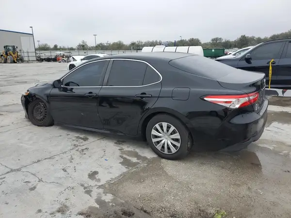 4T1B11HK5JU656802 2018 TOYOTA CAMRY - Image 2