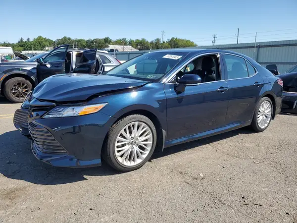 4T1B11HK5JU657822 2018 TOYOTA CAMRY - Image 1