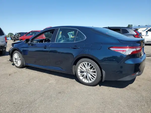 4T1B11HK5JU657822 2018 TOYOTA CAMRY - Image 2