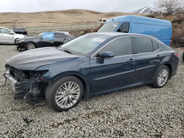 4T1B11HK5JU658520 2018 TOYOTA CAMRY - Image 1