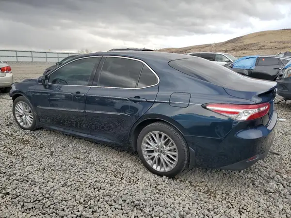 4T1B11HK5JU658520 2018 TOYOTA CAMRY - Image 2