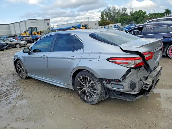 4T1B11HK5JU658890 2018 TOYOTA CAMRY - Image 2