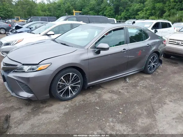 4T1B11HK5JU659294 2018 TOYOTA CAMRY - Image 2