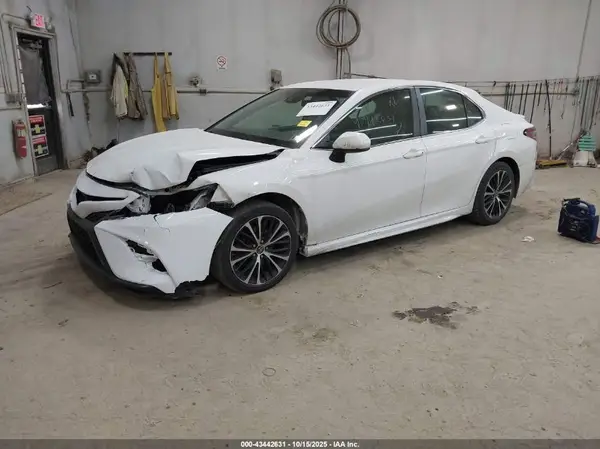 4T1B11HK5JU659408 2018 TOYOTA CAMRY - Image 2