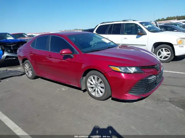 4T1B11HK5JU659554 2018 TOYOTA CAMRY - Image 1