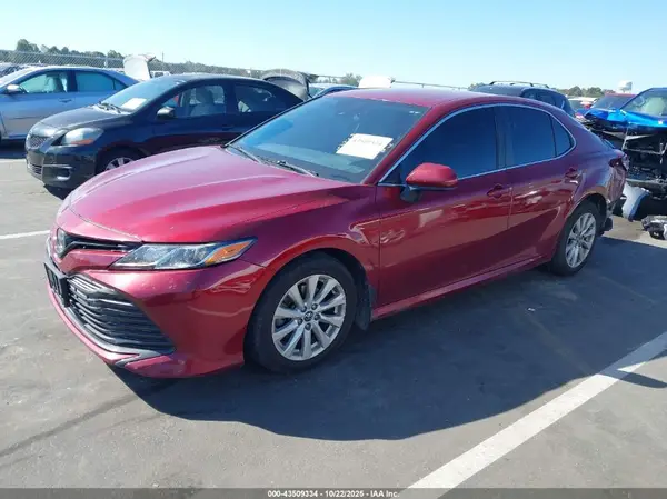 4T1B11HK5JU659554 2018 TOYOTA CAMRY - Image 2