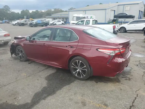 4T1B11HK5JU660185 2018 TOYOTA CAMRY - Image 2