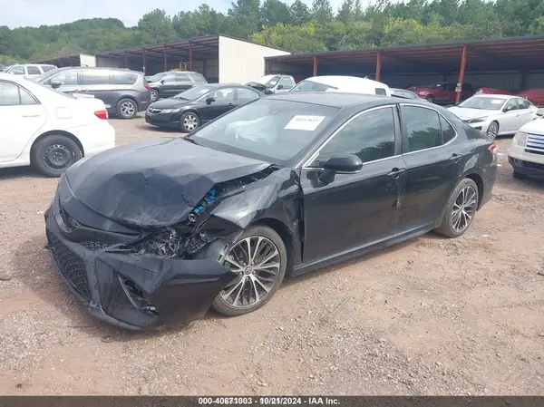4T1B11HK5JU661028 2018 TOYOTA CAMRY - Image 2