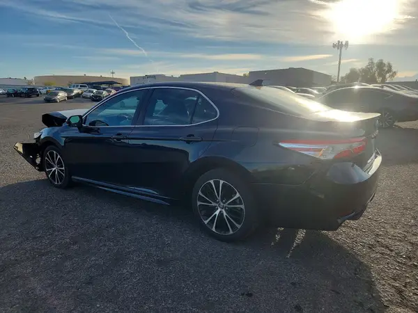4T1B11HK5JU662017 2018 TOYOTA CAMRY - Image 2