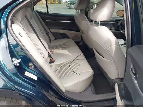 4T1B11HK5JU662776 2018 TOYOTA CAMRY - Image 8